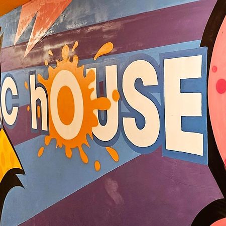 Хостел Arc House Pop Art Мадрид Экстерьер фото