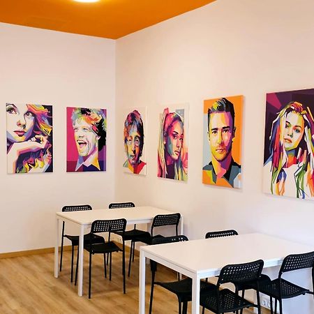 Хостел Arc House Pop Art Мадрид Экстерьер фото