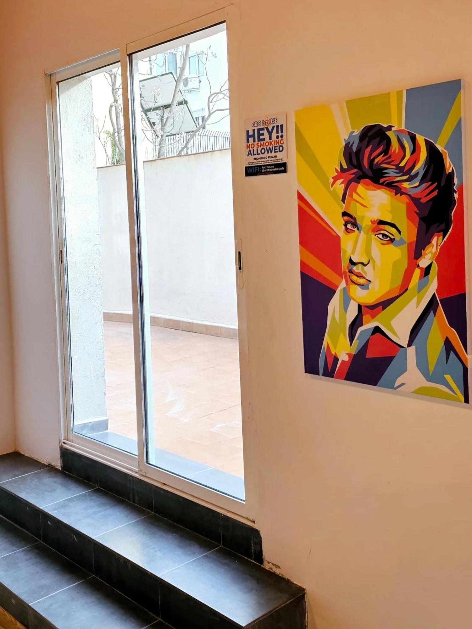 Хостел Arc House Pop Art Мадрид Экстерьер фото